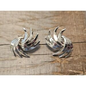 Silver Tone Clip On Earrings Abstract‎ Swirl Statement Jewelry